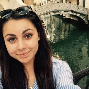 Meet your Posher, Isabella